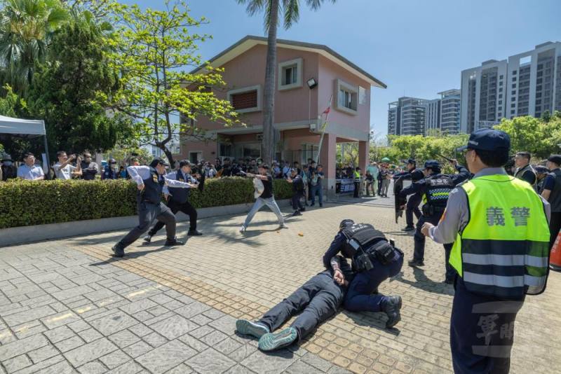 「2025全社會防衛韌性委員會實地演練：大規模疏散撤離及避難收容處所」。（總統府提供）