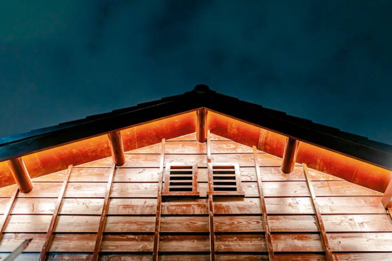 Japanese building designs were adapted to conditions in Taiwan with the addition of raised floors, roof overhangs to protect gable walls from rain, and underfloor air vents to increase airflow. ​​