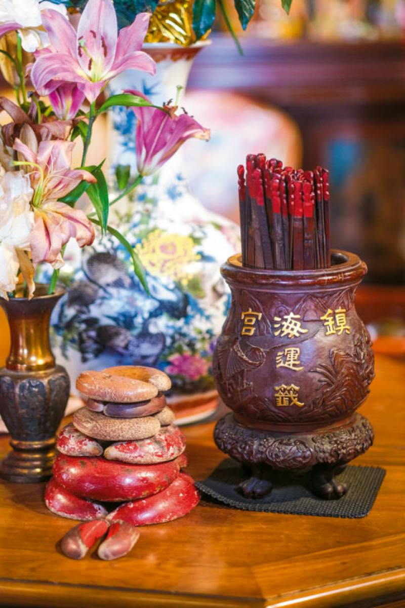 Whether online or offline, divination is a constant companion in the lives of Taiwanese and an intangible source of gentle support.​​