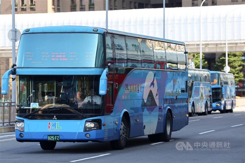 圖為新北市板橋客運站的葛瑪蘭客運車輛。（中央社檔案照片）