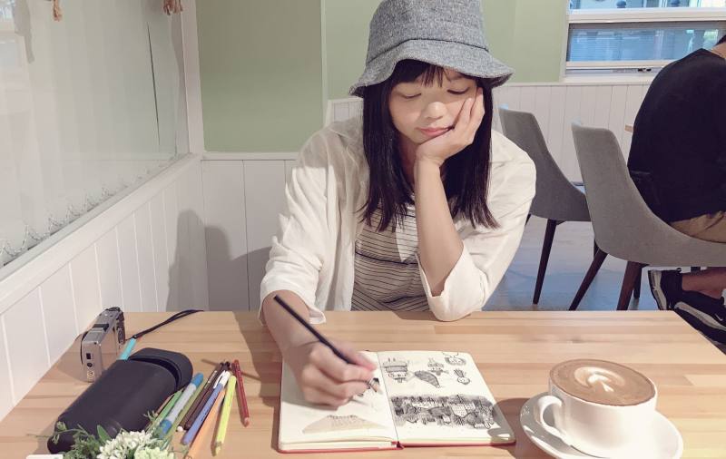 金鼎獎繪本作家林廉恩將擔任「繪本故事下午茶×兒童創作工作坊」講師，分享《森林裡倒下了一棵樹》繪本故事，並帶領孩子一起創作「人權」主題的「流動森林」作品。