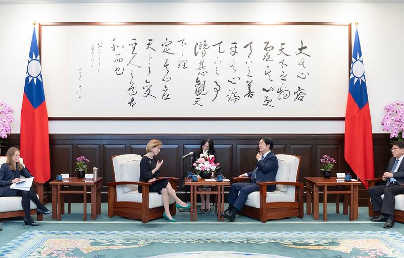 總統接見英國在台辦事處(BOT)代表包瓊郁