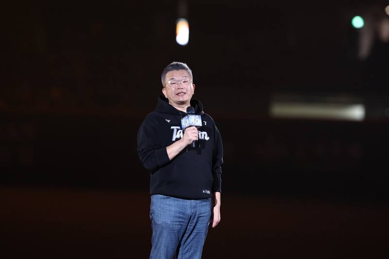 中華職棒36年全新賽季登場，開幕首戰29日在台北大巨蛋舉行，中職會長蔡其昌（圖）出席致詞。