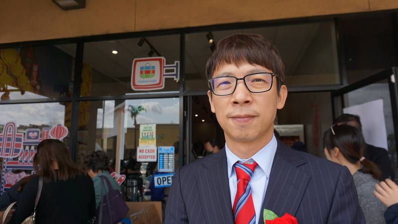 台商吳玉山創立iTaiwan食品專賣店，在加州開設多加分店。