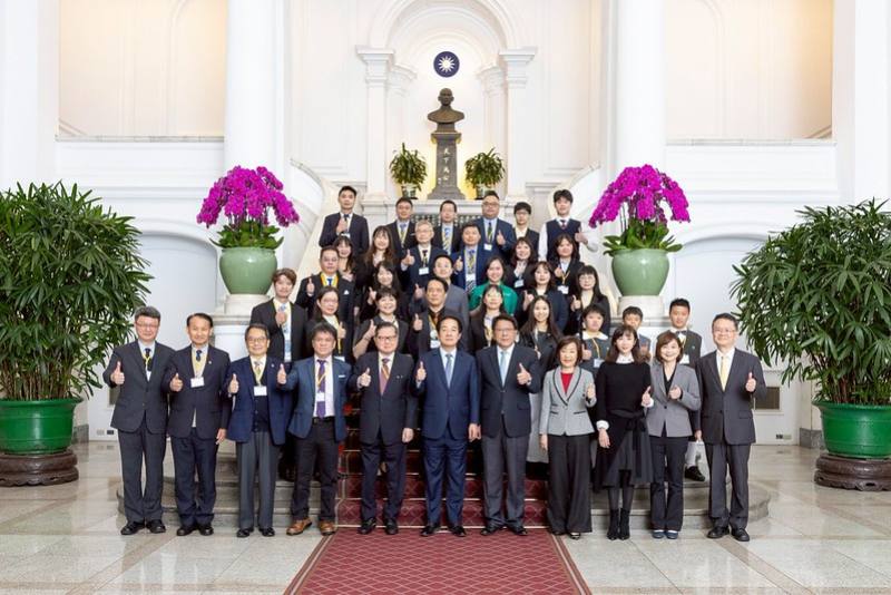 總統與「2024第二十屆國際傑出發明家獎」得獎人合影