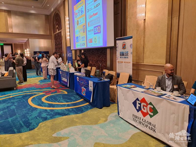 現場也安排各臺商攤位增加商品能見度