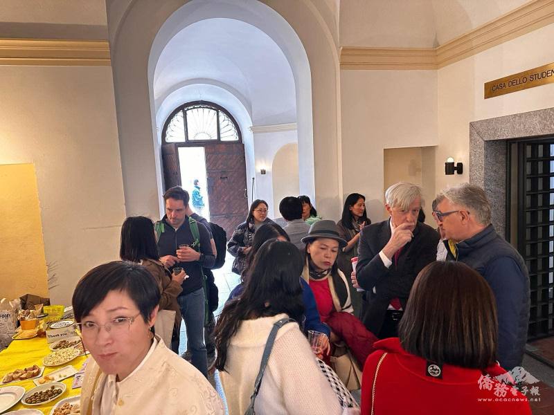 影展茶會也是一年一度的僑民相見歡