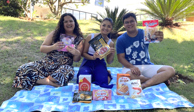 楊詠婷邀請巴拉圭知名廚師拍攝臺灣食品開箱影片，透過YouTube和Instagram分享臺灣文化