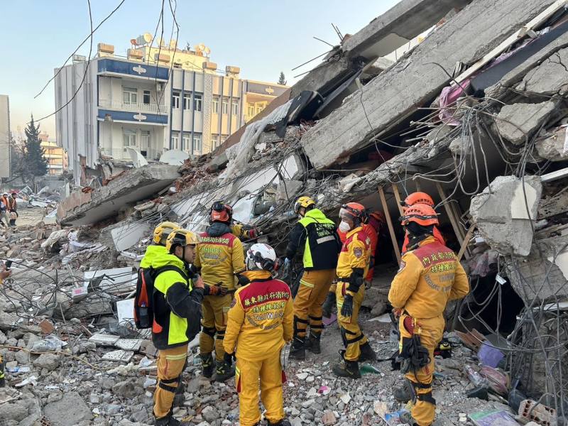 臺灣搜救隊地震救援獲土耳其政府肯定，內政部不容網路不實謠言抹煞搜救隊專業與努力