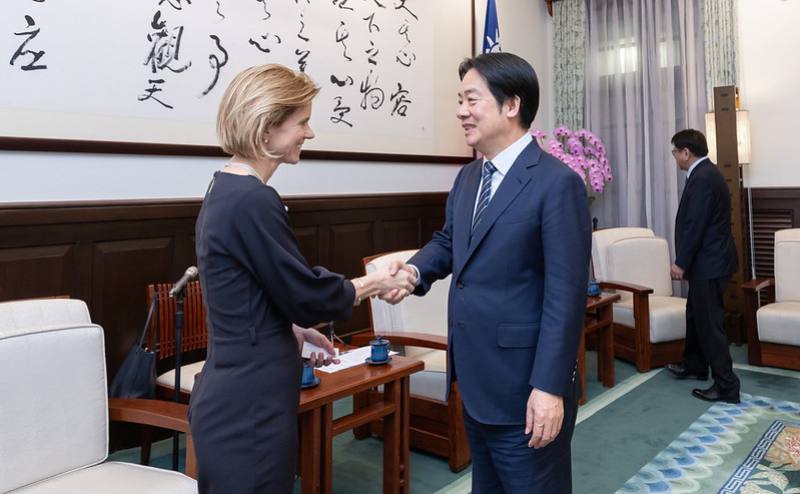 President Lai Ching-te meets British Office Taipei Representative Ruth Bradley-Jones.