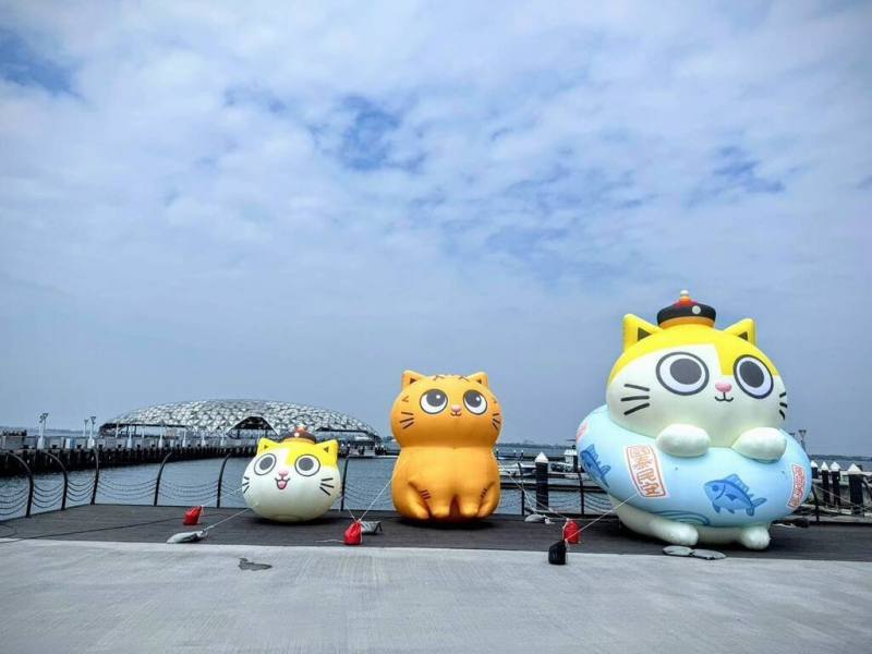 2025大鵬灣帆船生活節4月1至20日大鵬灣濱灣碼頭登場，今年以台灣知名IP「黃阿瑪的後宮生活」為主題。（大鵬灣國家風景區管理處提供）