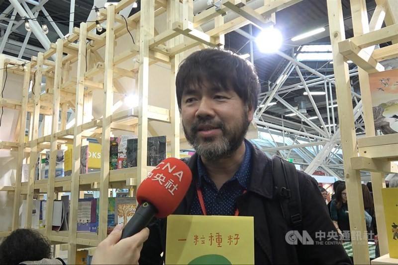 Taiwanese illustrator Liu Hsu-kung at the Bologna Children's Book Fair Monday. CNA photo April 1, 2025