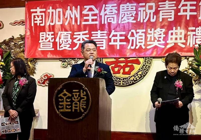 紀欽耀（中）期勉年輕朋友勇敢追夢、不畏挑戰