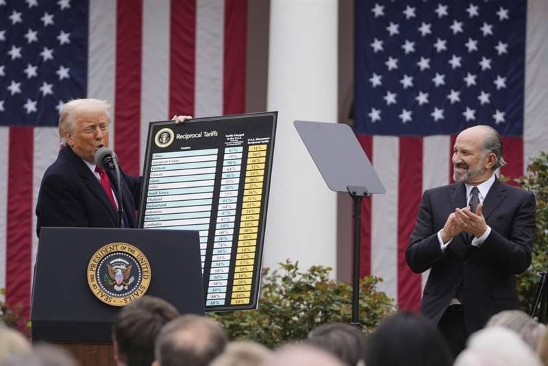 U.S. President Donald Trump (left) announces reciprocal tariffs at a Rose Garden event Wednesday. Photo: Associated Press