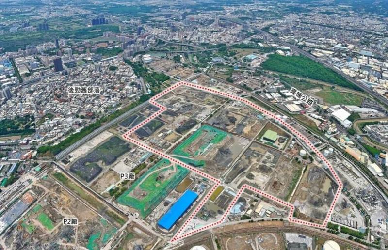 高雄市都市計畫委員會2日通過台積電高雄P4、P5廠都市計畫變更案，預計116年完工。市府說明，台積電公司在P3廠東側啟動P4、P5廠房的都市計畫變更程序，進一步強化產能群聚效應，強化高雄作為全球半導體製程技術中心的地位。（高雄市都發局提供）