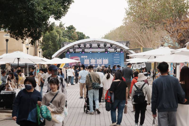 在文化部支持下，嘉義文創園區3日起舉辦「2025舞秀食光 品生活節」，以「文化生活養成」與「發展地方文化特色活動」為活動核心，邀請民眾一起體驗美好飲食生活。（創藝傳媒提供）