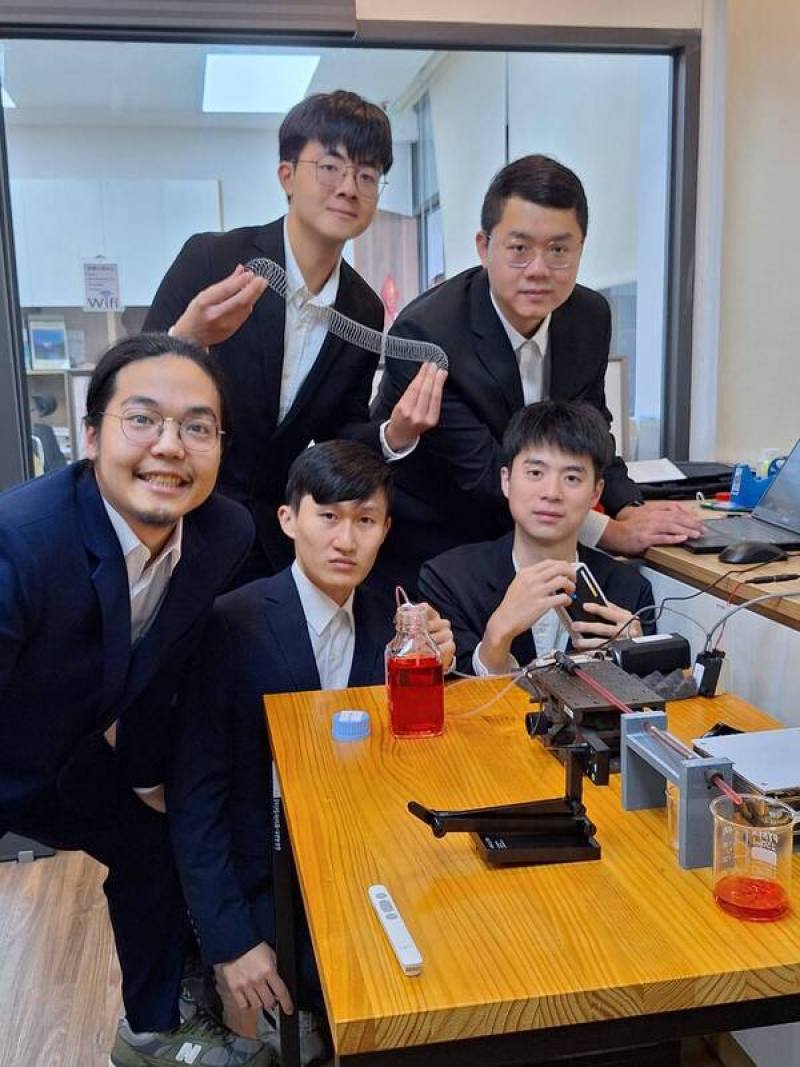 A National Taiwan University team of students pose with their project. CNA photo April 2, 2025