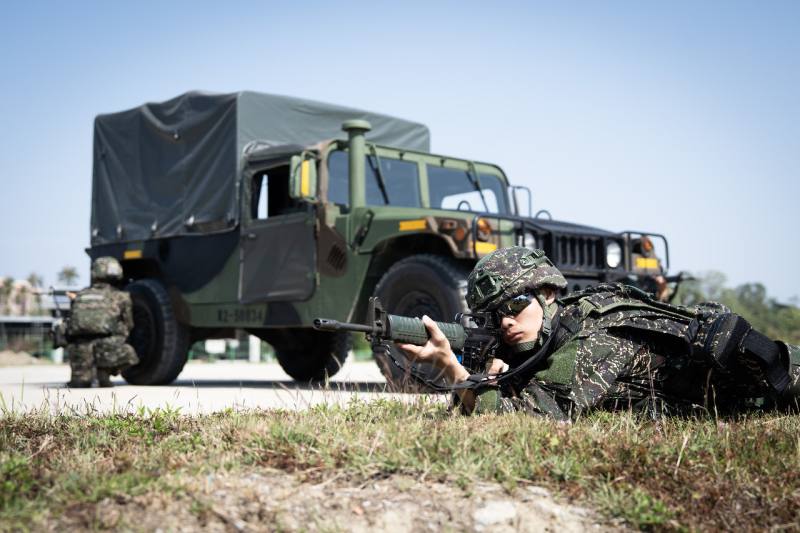 期近海軍陸戰隊推動兵力轉型，圖為海陸防空警衛群戒護營實施陣地防禦。(記者楊仁翔 攝)