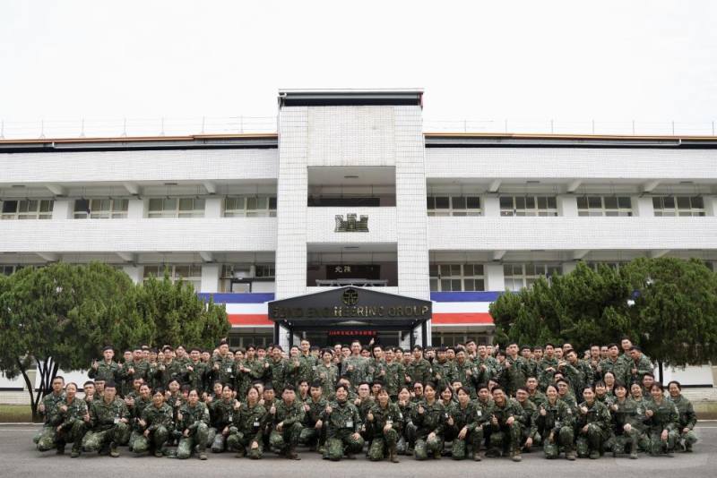 114年班陸軍官校見習生至52工兵群參訪。（52工兵群提供）