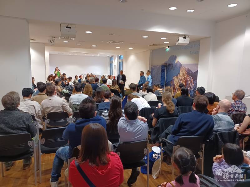 駐德國代表處大使謝志偉出席讀書會活動