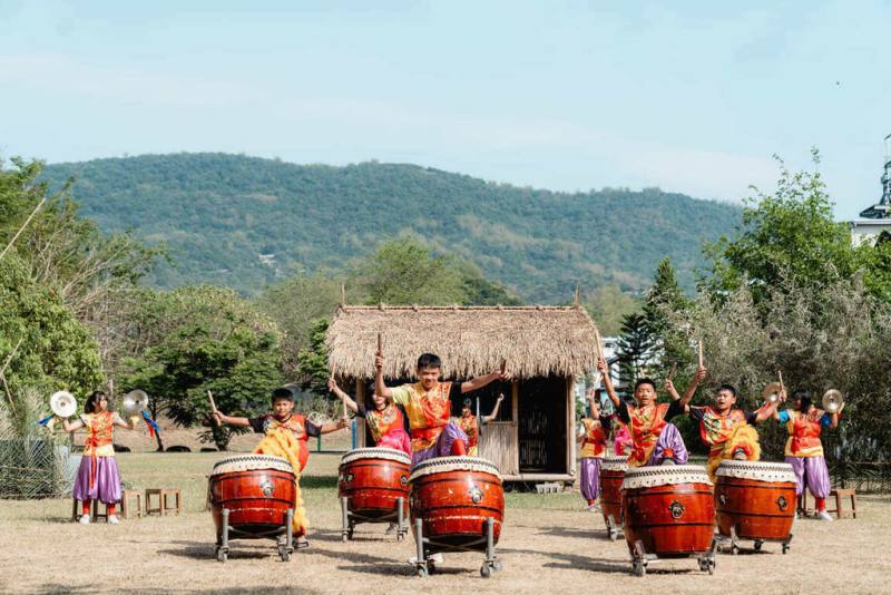 高雄大武壠歌舞文化節12、13日將在杉林區日光小林社區舉行，並首次選在農曆3月15日的「禁向日」登場，主題為「Tamakading ki Unai 握土」。（高雄市文化局提供）