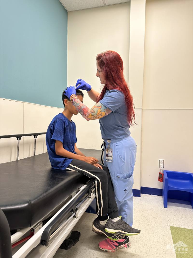 美國的診室都是有帶門的小包廂，病人不用擔心隱私外洩