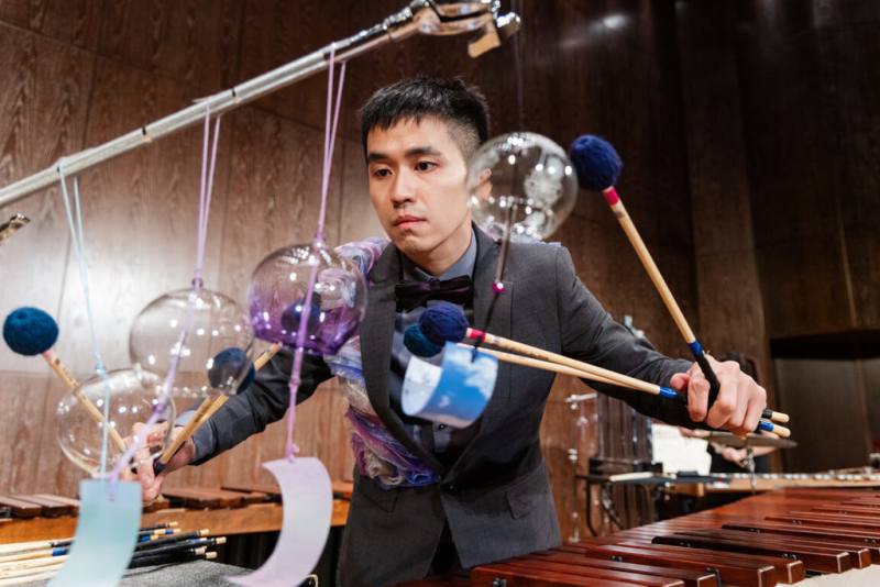 朱宗慶打擊樂團成軍將近40年，培育本土打擊樂人才不遺餘力。第3代團員高瀚諺（圖）與戴含芝將於6月5日在台北國家音樂廳舉辦獨奏會。（朱宗慶打擊樂團提供）