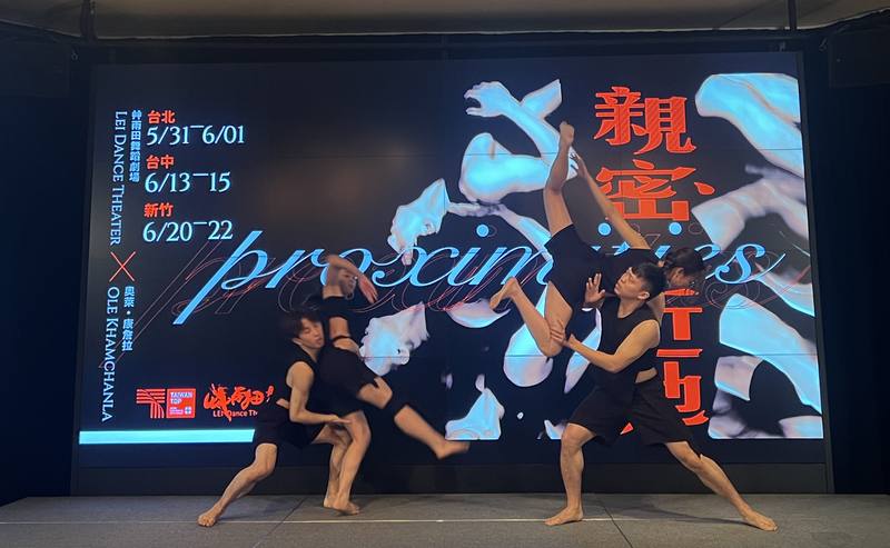 台中國家歌劇院10日在「藝術好朋友」節目分享會中宣布，將推出兒童劇、合唱、音樂劇與舞蹈等4檔類型不同的節目；記者會現場並邀請舞者演出精彩片段