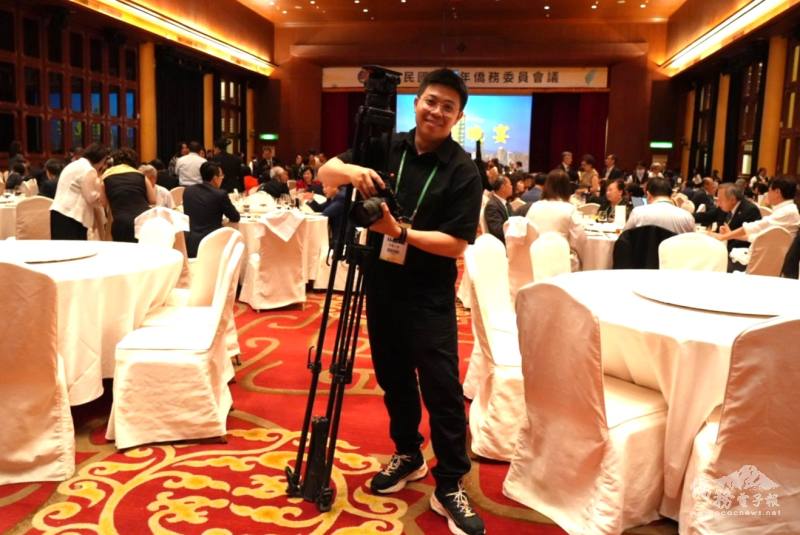 林善緣為僑務委員會的首席影像編輯