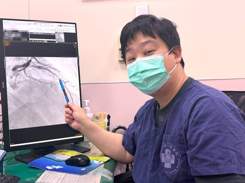 台中榮總駐診大甲李綜合醫院的心臟內科黃祺耀醫師指出，一名男子身材偏瘦，但壞膽固醇超標，日前他酒後突感胸悶，就醫發現急性心肌梗塞