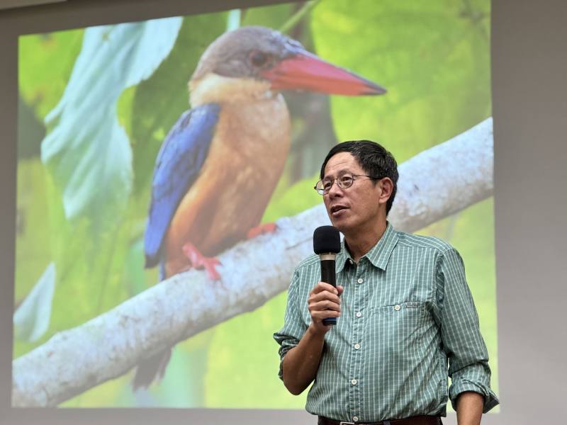 劉克襄分享受邀在南洋理工大學駐校教學數月，期間踏訪新加坡各處的觀察。