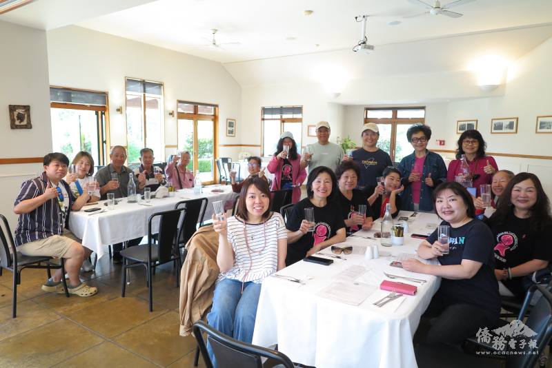 僑領們舉杯祝願臺灣能早日加入WHO、參與WHA