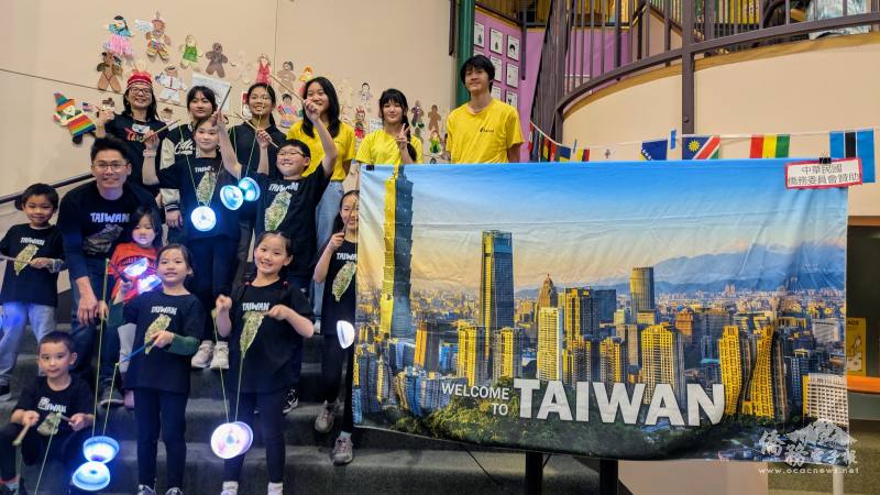 Findley小學臺灣志工群合照