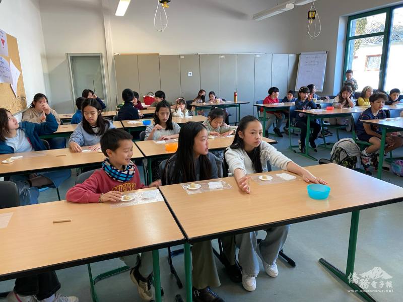 德國萊茵臺北中文學校清明節與復活節邂逅的文化課程