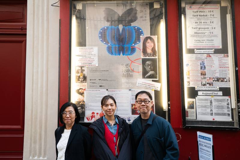 文化部駐法台灣文化中心與巴黎藝術電影院Filmothèque合辦的「巴黎台灣電影節」，3月28日至4月6日在巴黎舉行。林書宇（右1）擔任焦點影人，並邀請女主角夏于喬（右2）出席「小雁與吳愛麗」映後座談。圖左為駐法台灣文化中心主任胡晴舫。