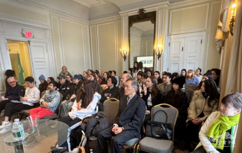 Students  and faculty members attending the lecture.