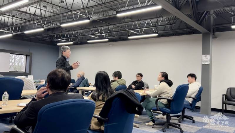 李孟潔回答提問