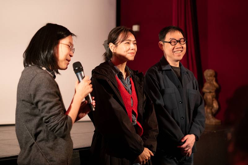 導演林書宇（右1）與演員夏于喬（右2）於3月28日至4月6日出席「巴黎台灣電影節」，參與「小雁與吳愛麗」映後座談，該電影探討更生人出獄後如何重回家庭與社會，關注日常生活。
