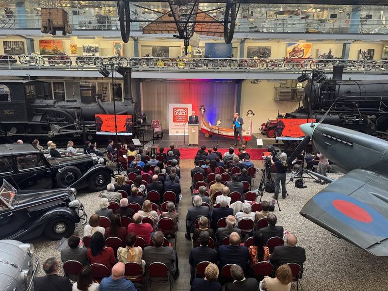 國立台灣博物館與捷克國家技術博物館合作舉辦的「獵人之徑．海人之道：台灣原住民族山林與海洋智慧」特展，15日晚間於捷克國家技術博物館開幕。