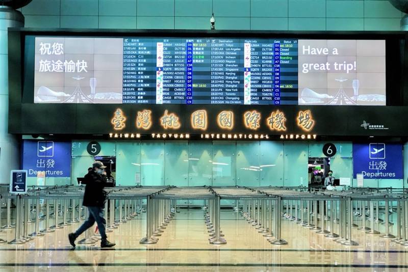 旅客赴非洲染惡瘧疾，觀光署說，旅遊業者出團前應提醒旅客至旅遊醫學門診諮詢。圖為桃園機場出境大廳。（中央社檔案照片）