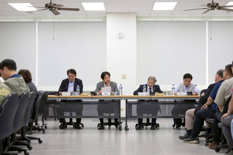 總統針對政府因應美國關稅政策提出相關對策，聽取業者的意見，希望讓政策對農漁業更有保障