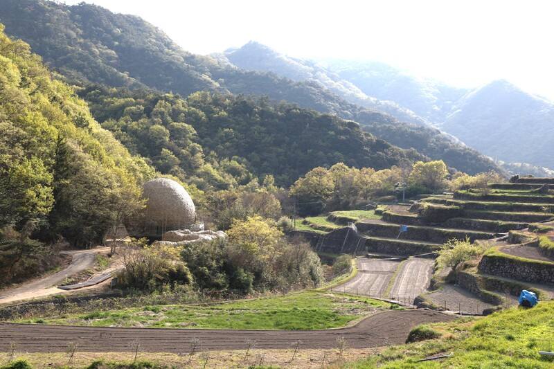 文化部駐日台灣文化中心邀請藝術家王文志以竹子作品「擁抱小豆島」參加瀨戶內國際藝術祭，成為最具代表性作品