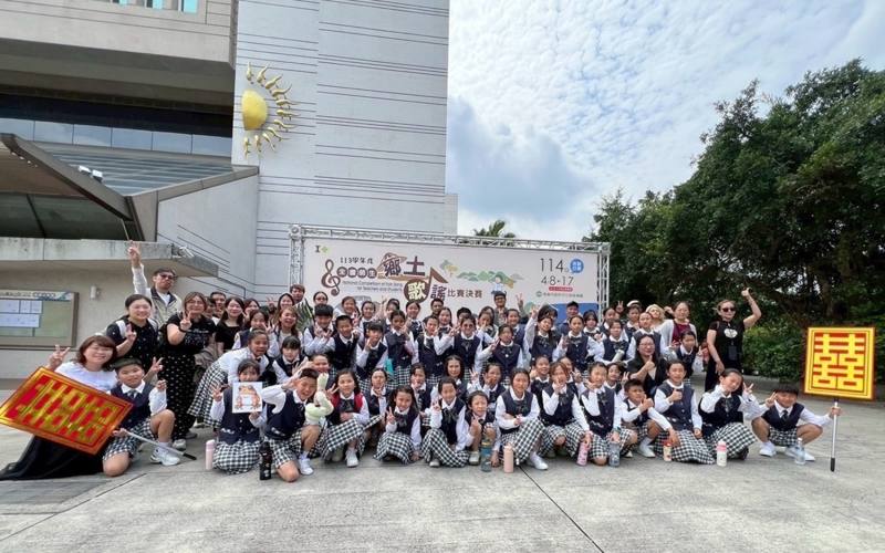 桃園市中壢區中正國民小學合唱團