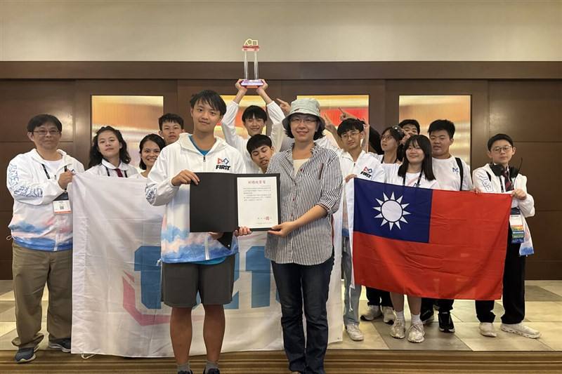 A school from Tainan that is one of Taiwan's delegation to the 2025 FIRST Championship in Houston, Texas, on Saturday. Photo courtesy of the delegation's coach Yang Wen-cheng (楊文正)