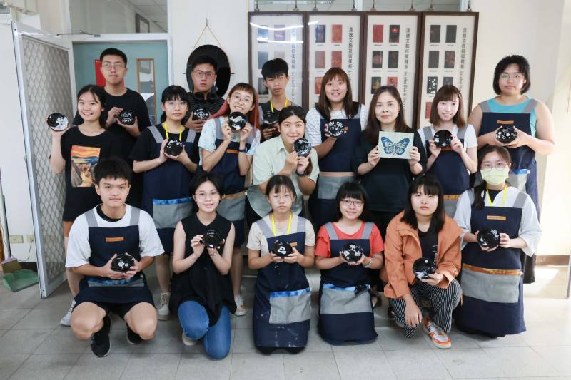 本次開設課程涵蓋漆藝、金工、陶藝、木藝、竹藝及纖維等多元領域