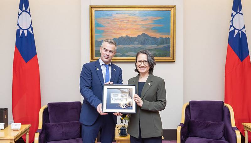 蕭美琴副總統22日上午接見「以色列國會友台小組主席杜伯斯基Boaz Toporovsky訪問團」