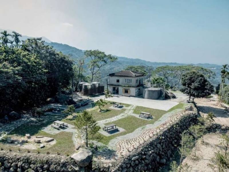 雲林縣政府攜手雲林縣古坑鄉華南社區發展協會推動「華南村石梯田書屋」，獲2025年芬蘭Arch Design Award國際設計大獎銅獎。（雲林縣政府提供）