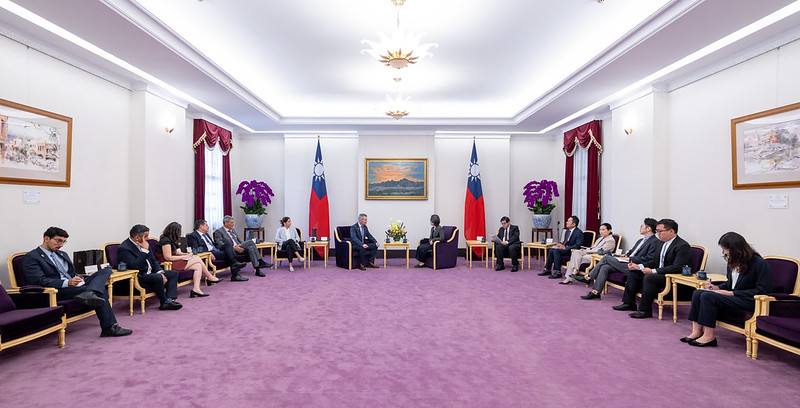 副總統接見「以色列國會友台小組主席杜伯斯基Boaz Toporovsky訪問團」