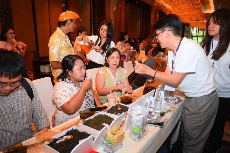 交通部觀光署20日起到26日巡迴雅加達等印尼3大主要城市，以「來台灣喝一杯」為主題舉辦台灣觀光推廣會。（觀光署提供）