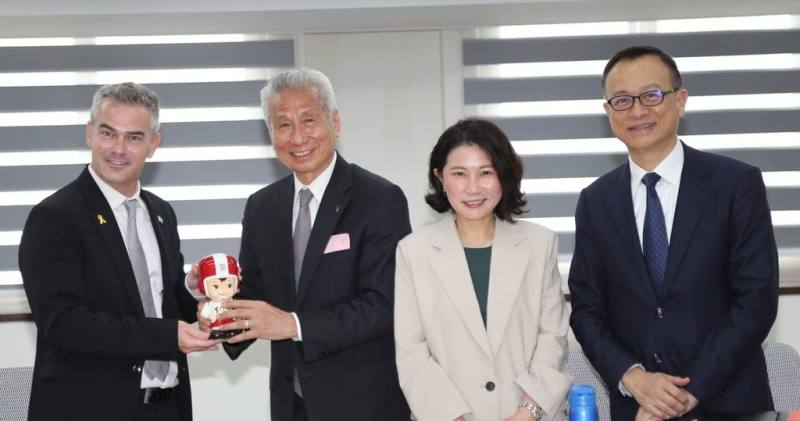 看好迦薩走廊重建商機，大同公司23日接待以色列國會友台小組主席杜伯斯基（Boaz Toporovsky）率領的國會議員訪問團，針對電力設備與能源轉型服務廣泛交流。左起為杜伯斯基、大同董事長王光祥、駐以色列代表李雅萍及大同總經理沈柏延。（大同提供）